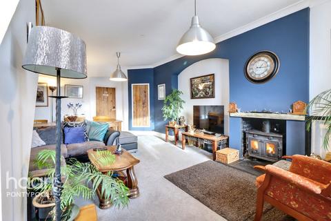 2 bedroom terraced house for sale, Gladstone Terrace, Pontypool