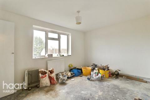 undefined, Spring Hill, Harlow