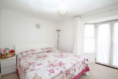 undefined, Draper Close, Isleworth TW7
