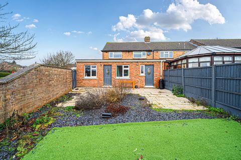4 bedroom semi-detached house for sale, Oakfield, Mill End, Rickmansworth