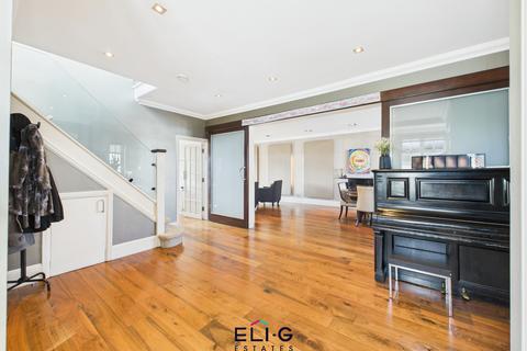 4 bedroom detached house to rent, Cheyne Walk, NW4 3QJ