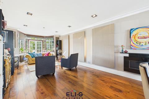 4 bedroom detached house to rent, Cheyne Walk, NW4 3QJ
