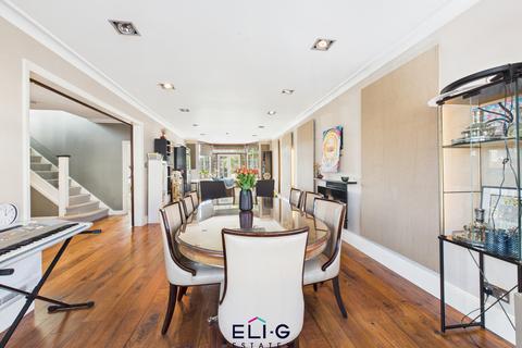 4 bedroom detached house to rent, Cheyne Walk, NW4 3QJ