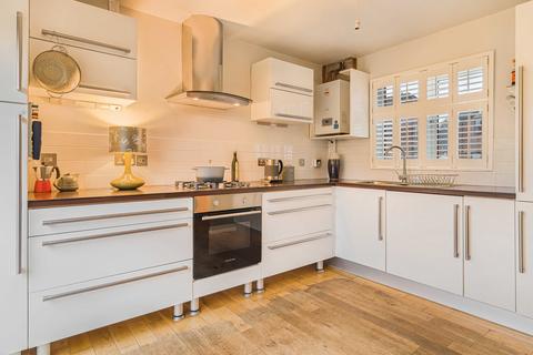 2 bedroom semi-detached house for sale, Dean Close, Doncaster, DN11