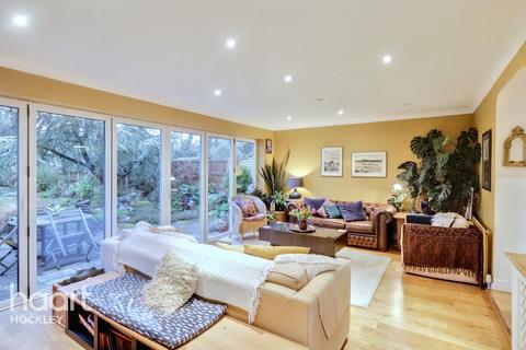 3 bedroom detached house for sale, Stanley Road, Rochford