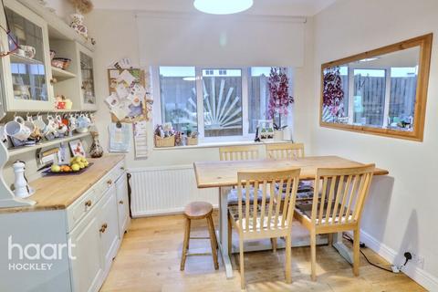 3 bedroom detached house for sale, Stanley Road, Rochford