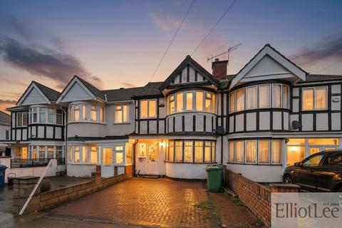 Warden Avenue, Harrow HA2