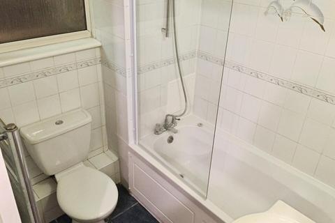 2 bedroom flat for sale, Trinity Gardens, London
