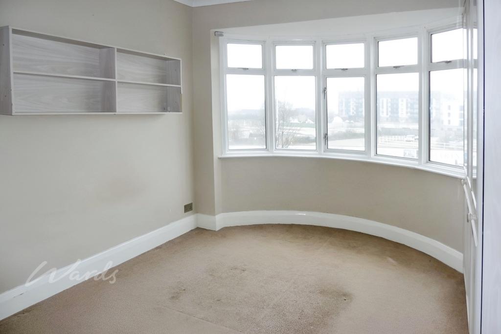 Leslie bedroom