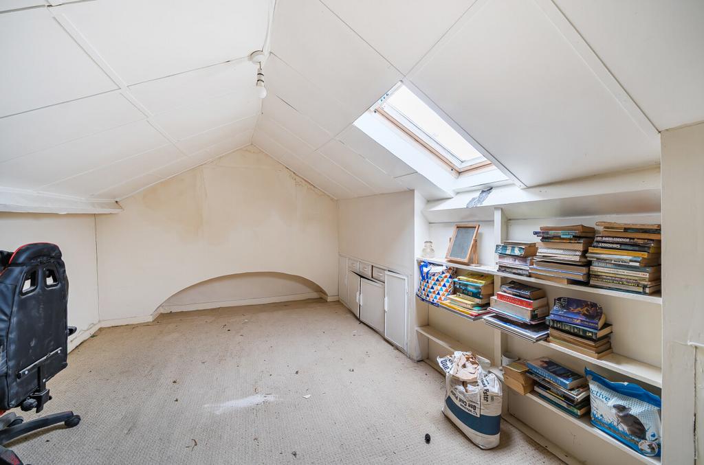 1384880-7-692daed...