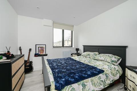 undefined, Farnborough Road, Farnborough, GU14