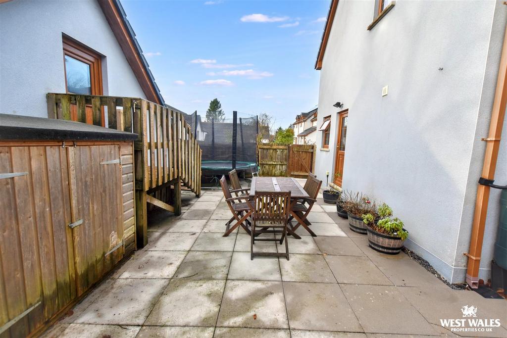 6 - 2025-12-12 T203824.485.jpg