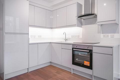 3 bedroom flat to rent, Cleveland Street, London W1T
