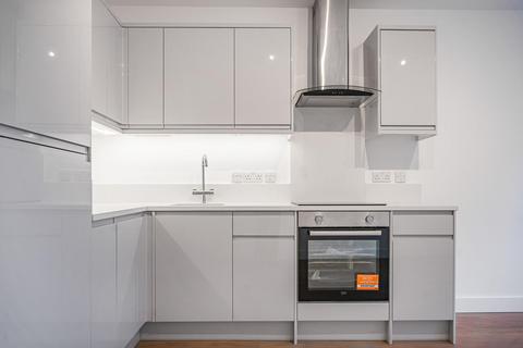 3 bedroom flat to rent, Cleveland Street, London W1T