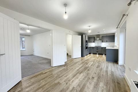 4 bedroom detached house to rent, Swanage Close, Cottam, Lancashire, PR4 0QS