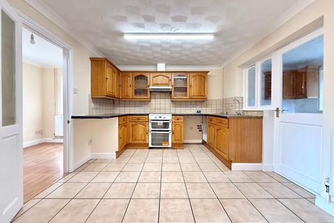 5 bedroom detached house for sale, Squires Road, Watchfield, SN6