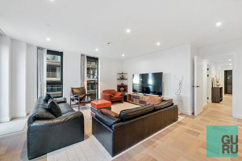 undefined, London Dock, London, E1W