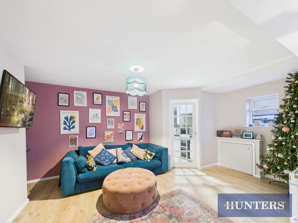 CAM01494 G0-PR0477-STILL019.jpg