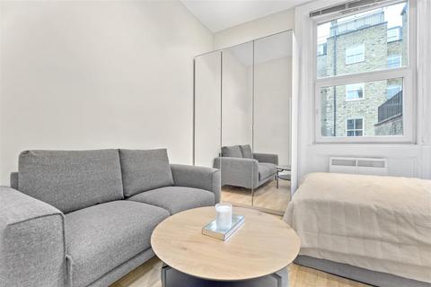Studio to rent, Collingham Place, London SW5