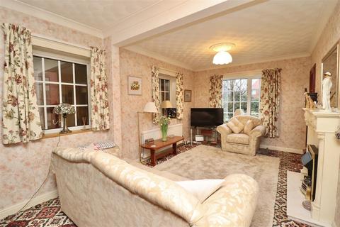 4 bedroom detached house for sale, The Oval, Brough