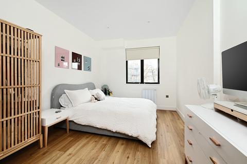 undefined, Farnborough Road, Farnborough, GU14