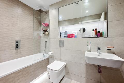 undefined, Farnborough Road, Farnborough, GU14