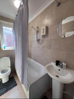 1 bedroom in a house share to rent, Deepdale Avenue, Manchester M20