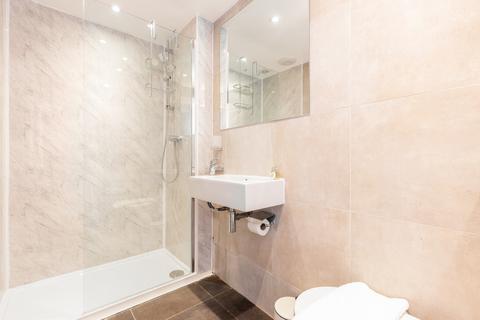 2 bedroom flat to rent, St George's Terrace