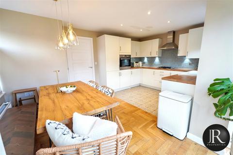 3 bedroom semi-detached house for sale, Buckmaster Way, Rugeley WS15