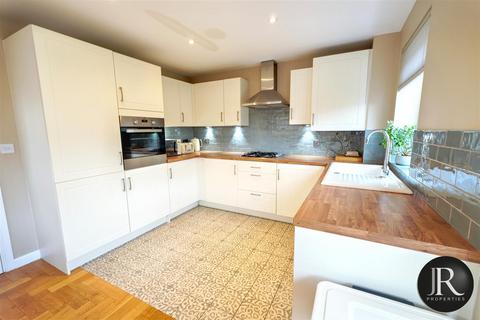 3 bedroom semi-detached house for sale, Buckmaster Way, Rugeley WS15