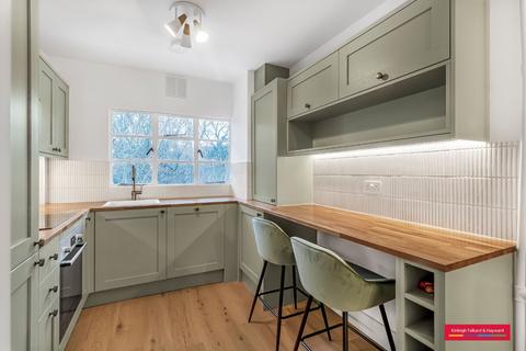 undefined, Pages Lane, London, N10