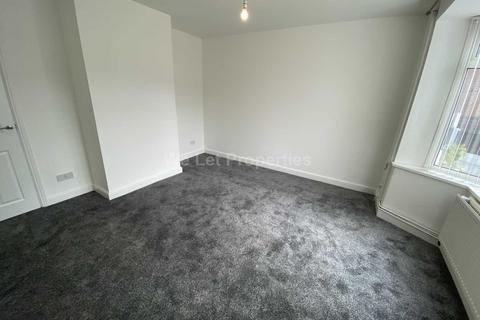 3 bedroom house to rent, Glendale, Manchester M27