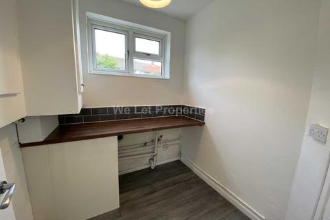 3 bedroom house to rent, Glendale, Manchester M27