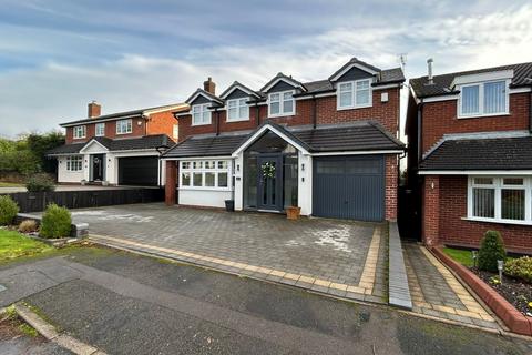 4 bedroom detached house to rent, Dursley Drive, Cannock, Staffordshire, WS11
