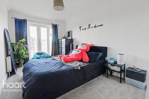 2 bedroom flat for sale, St Mark's Place, Dagenham