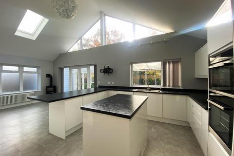 4 bedroom detached bungalow for sale, St. Neots Road, Hardwick, Cambridge