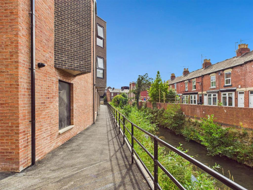 CAM04279 G0-PR0182-STILL076.jpg