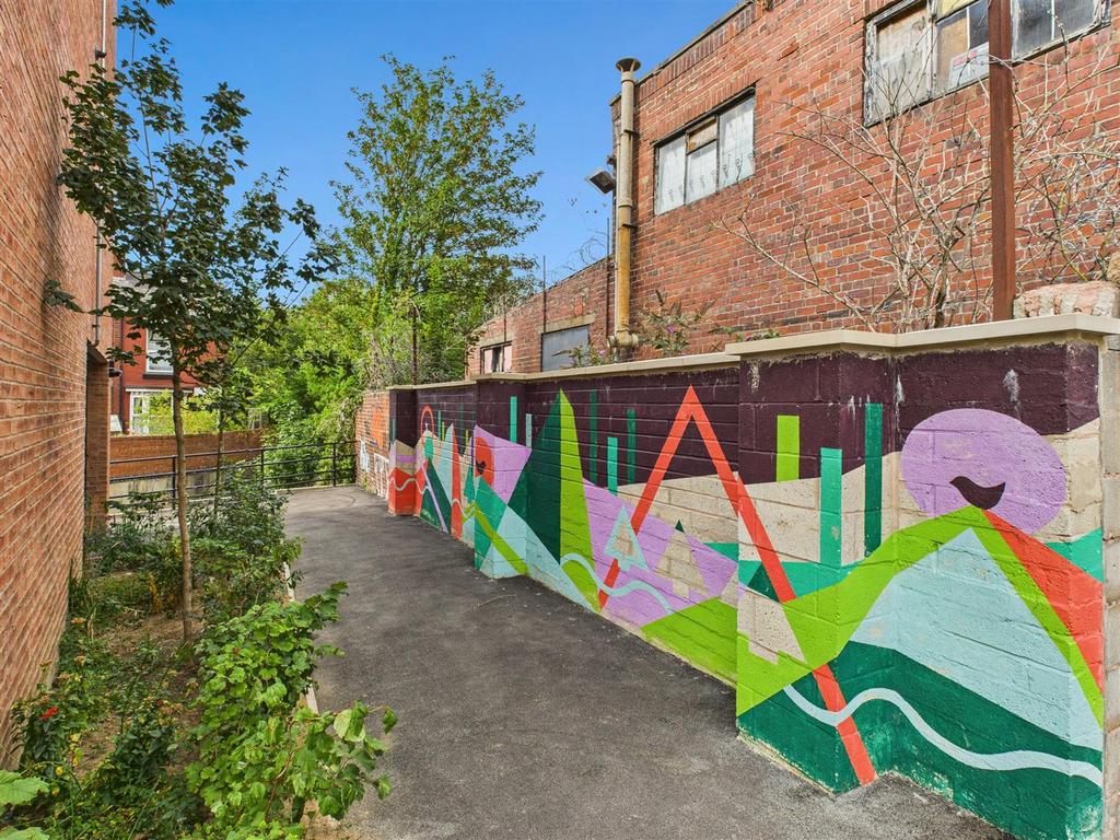 CAM04279 G0-PR0182-STILL074.jpg