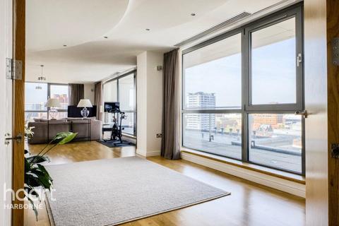 undefined, Breathtaking City Centre Penthouse
