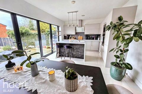 3 bedroom semi-detached house for sale, Grange Drive, Leicester