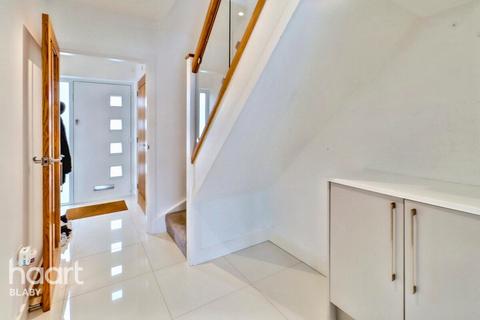 3 bedroom semi-detached house for sale, Grange Drive, Leicester