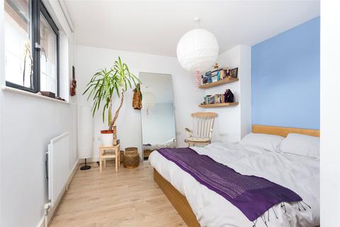 undefined, Union Road, London, SW8