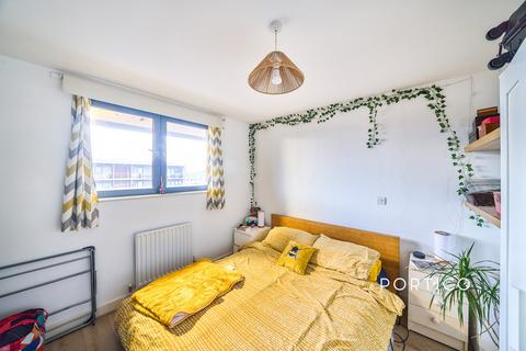 1 bedroom flat to rent, Union Road, London, SW8