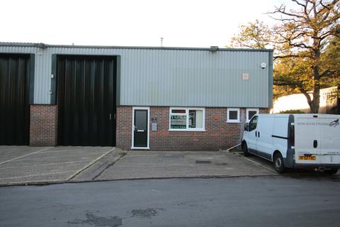 Storage to rent - Unit 2 Forest Close, Ebblake Industrial Estate, Verwood, BH31 6DE