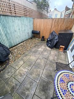 1 bedroom terraced house to rent, London E11