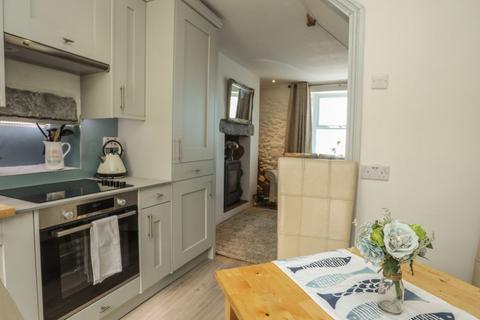 2 bedroom end of terrace house for sale, 1 Penrhiw, Llanaber, Barmouth, LL42 1AZ