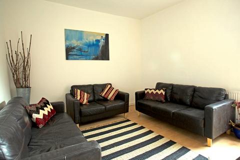 8 bedroom terraced house to rent, Wilmslow Road, Manchester M20