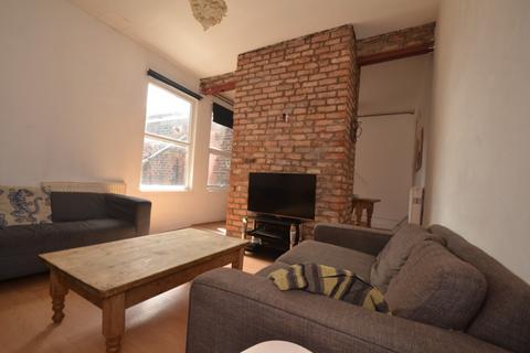 8 bedroom terraced house to rent, Wilmslow Road, Manchester M20