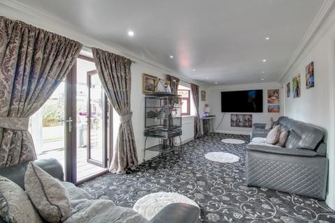 3 bedroom bungalow for sale, Elm Road, Pitsea, Basildon, Essex, SS13