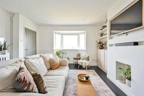 2 bedroom terraced house to rent, Westway, Guildford GU2